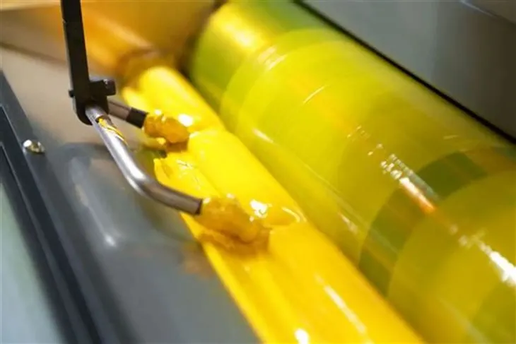 Cerneală de sticlă pentru vesela cu transparență ridicată